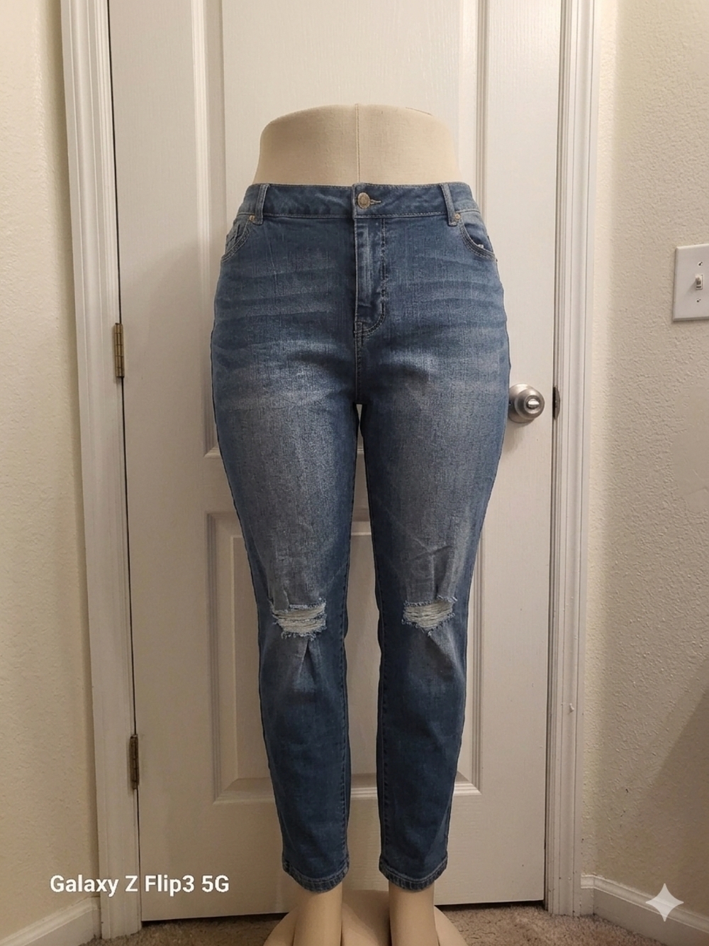 Indigo Fusion Classic High-Rise Women's Jeans in Light Blue Wash Pre-owned Size